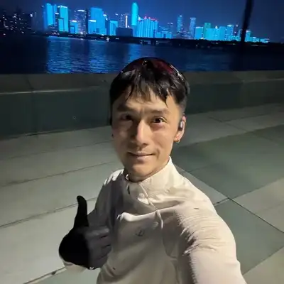 邹东
